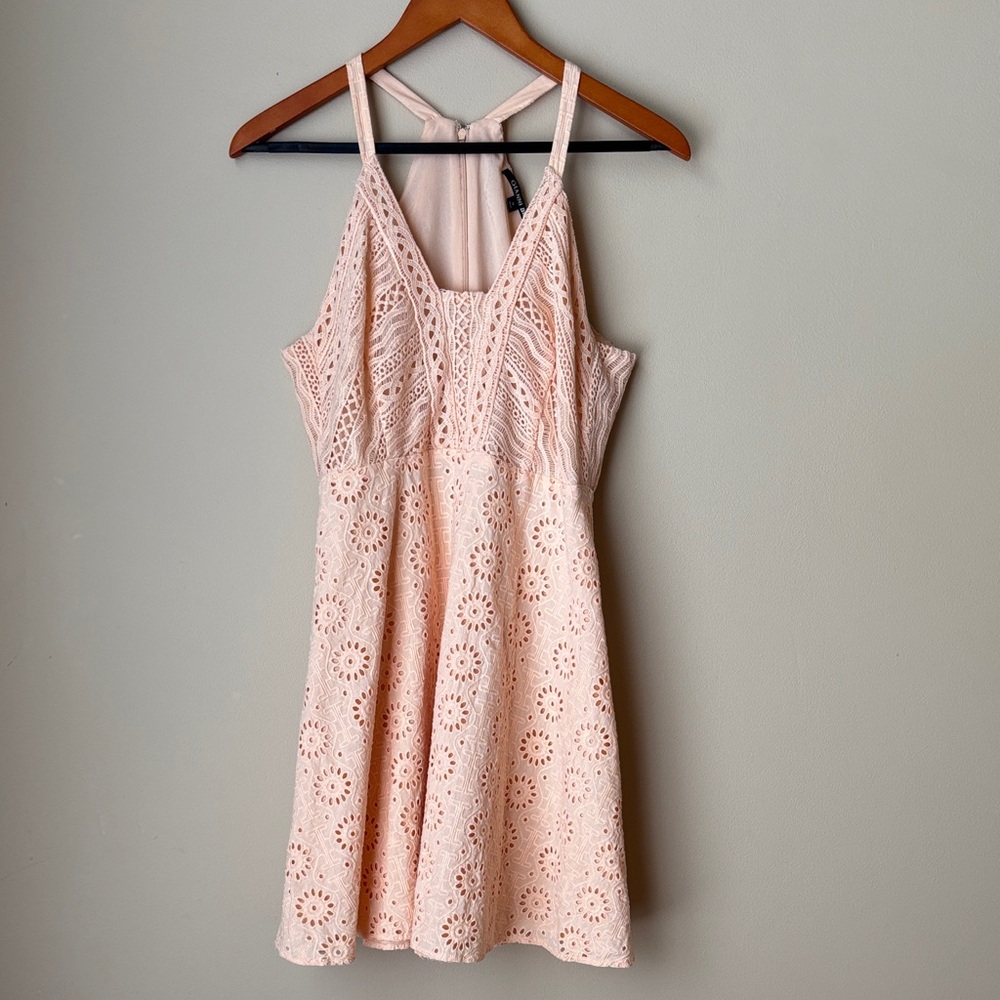 Gianni Bini Women’s dress Lace Halter Dress in Soft Cream Peach - size medium